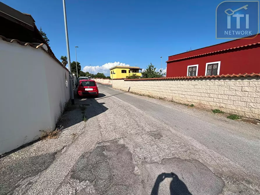 Immagine 13 di Appartamento in vendita  in via dei gigli 10 a Pomezia