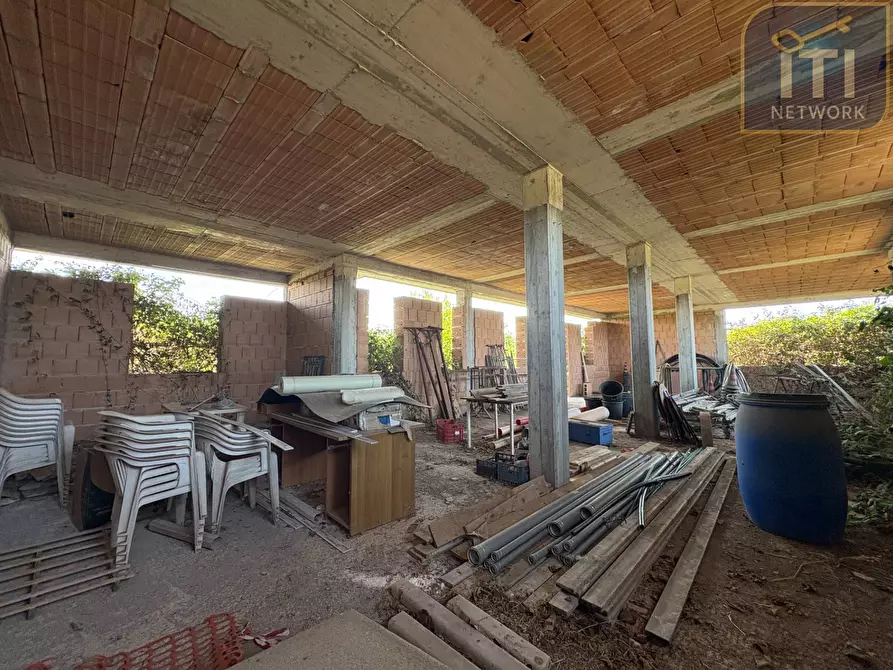 Immagine 5 di Rustico / casale in vendita  in Via Vaccareccia a Pomezia