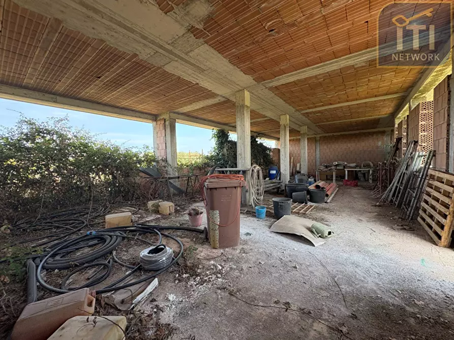Immagine 6 di Rustico / casale in vendita  in Via Vaccareccia a Pomezia