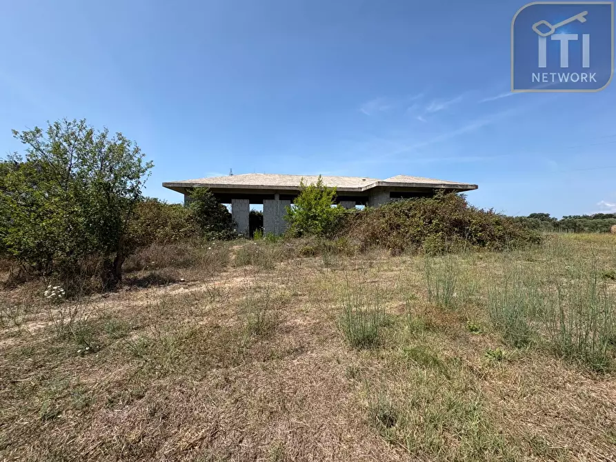 Immagine 7 di Rustico / casale in vendita  in Via Vaccareccia a Pomezia