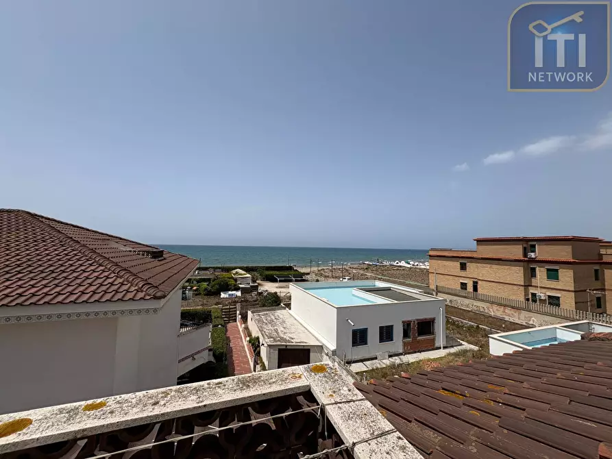 Immagine 12 di Attico in vendita  in Lungomare degli Ardeatini a Ardea