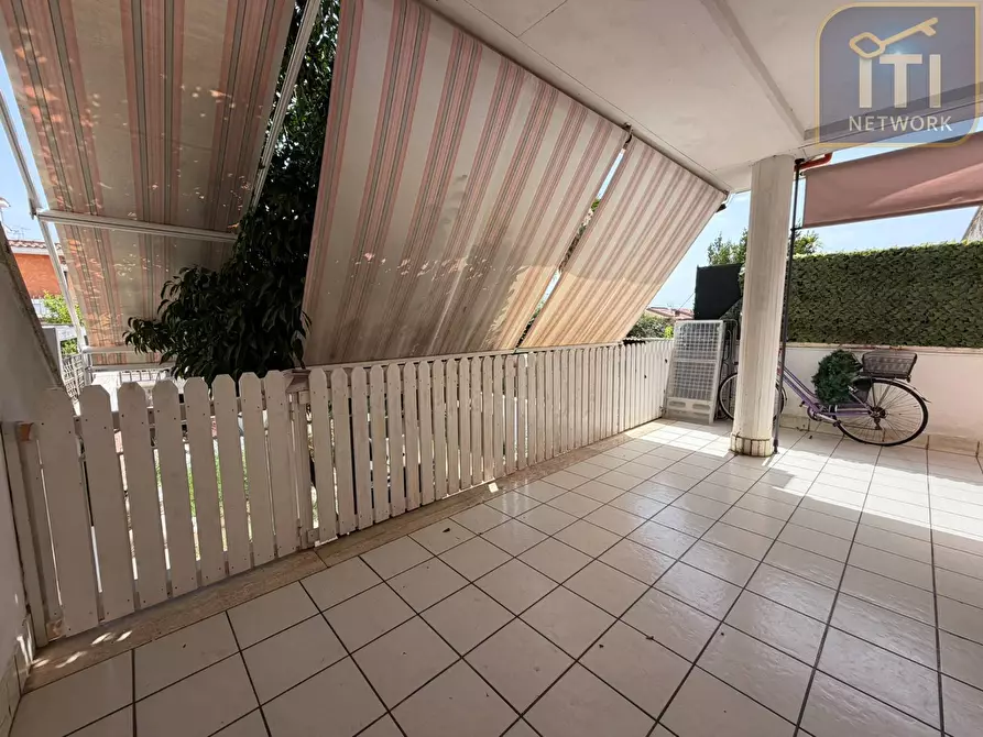 Immagine 3 di Villa in vendita  in Via Adda a Ardea