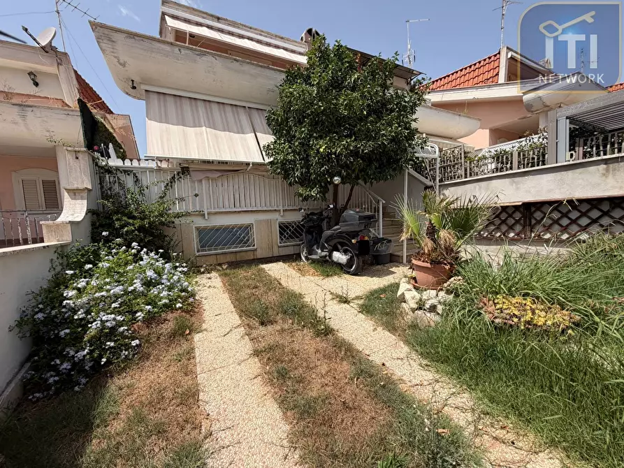 Immagine 8 di Villa in vendita  in Via Adda a Ardea