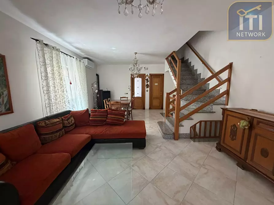 Immagine 10 di Villa in vendita  in Via Adda a Ardea