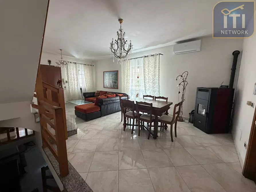 Immagine 12 di Villa in vendita  in Via Adda a Ardea