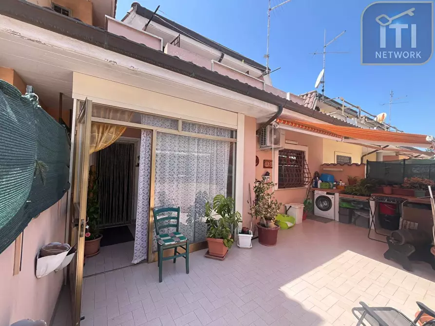 Immagine 22 di Casa semindipendente in vendita  in via degli argonauti a Pomezia