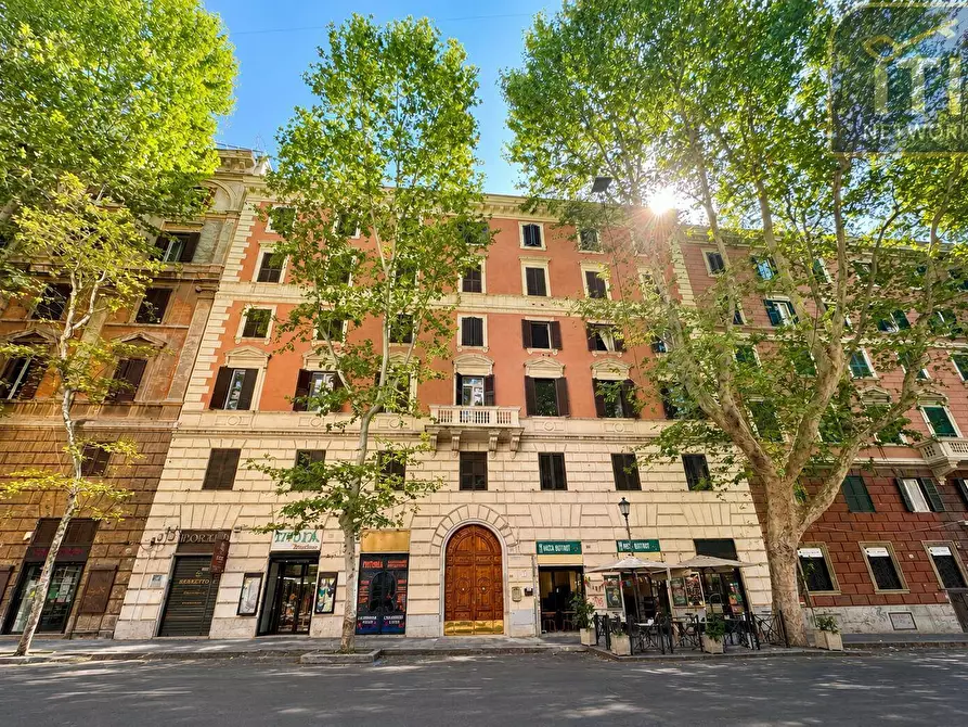 Immagine 1 di Appartamento in vendita  in Via Merulana 105 a Roma