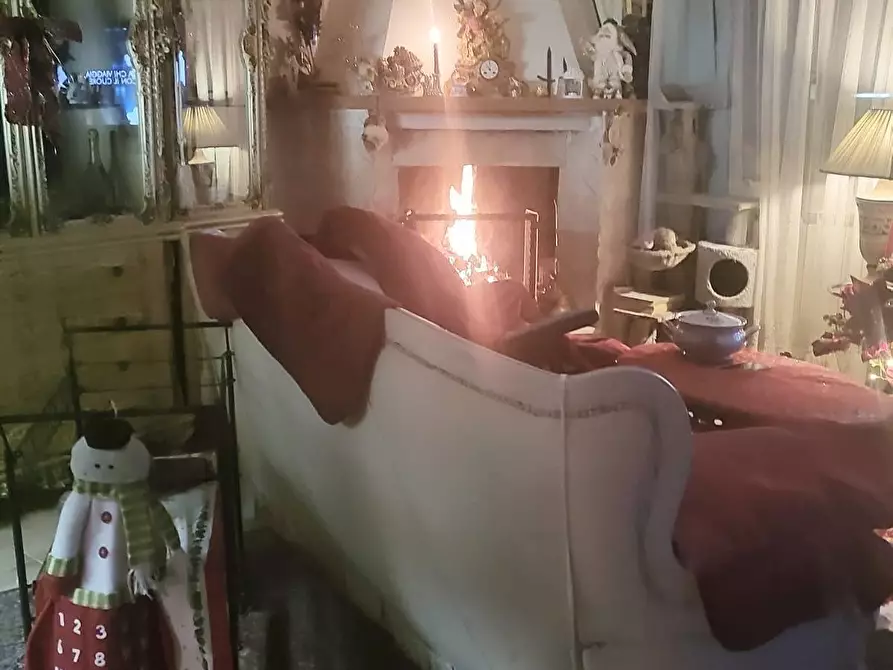 Immagine 4 di Villa in vendita  in Via Delle Acacie a Aprilia