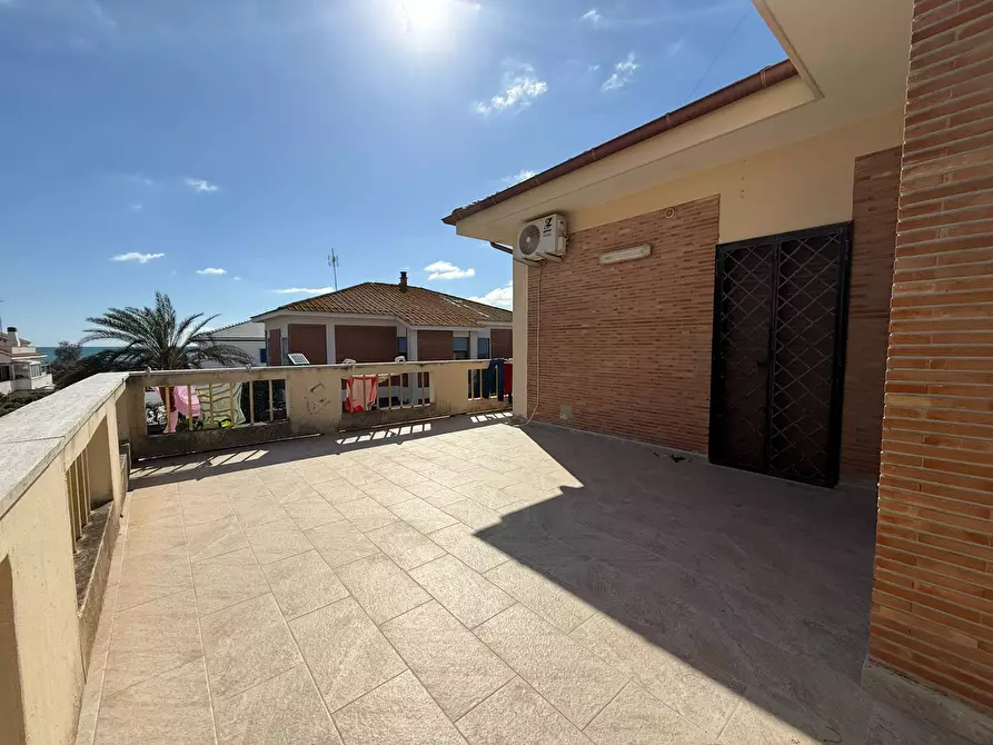 Immagine 38 di Villa in affitto  in Lungomare delle Sirene a Pomezia
