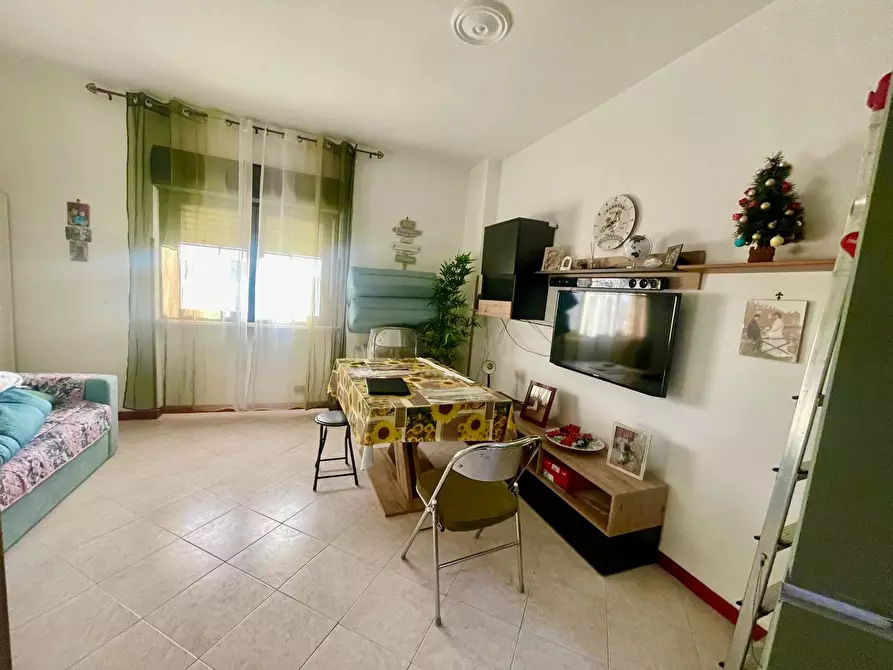 Immagine 5 di Appartamento in vendita  in via Carlo Poma a Pomezia