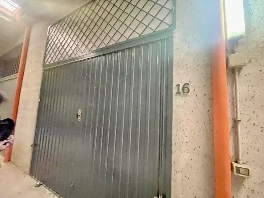 Immagine 15 di Appartamento in vendita  in via Carlo Poma a Pomezia