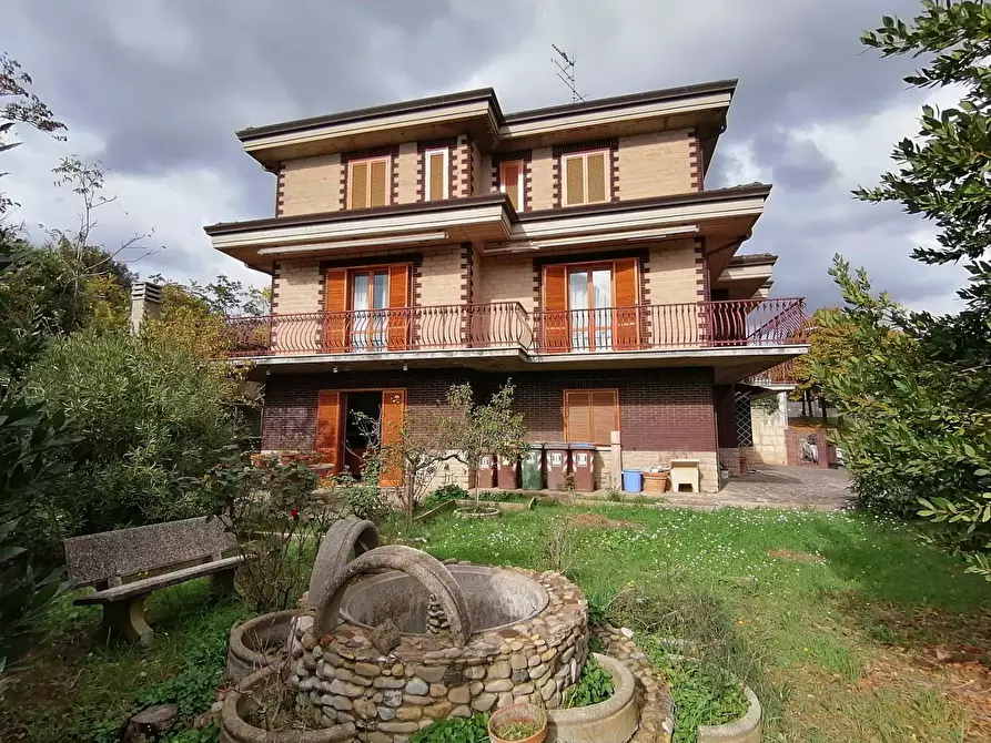 Immagine 2 di Villa in vendita  in Don Antonio Marri 16 a Deruta