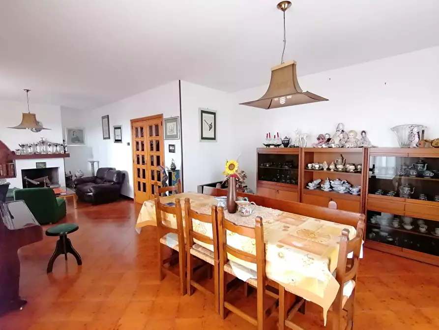 Immagine 12 di Villa in vendita  in Don Antonio Marri 16 a Deruta