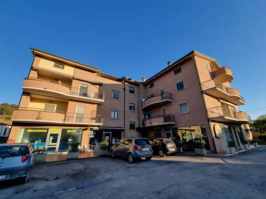 Immagine 2 di Appartamento in vendita  a Deruta