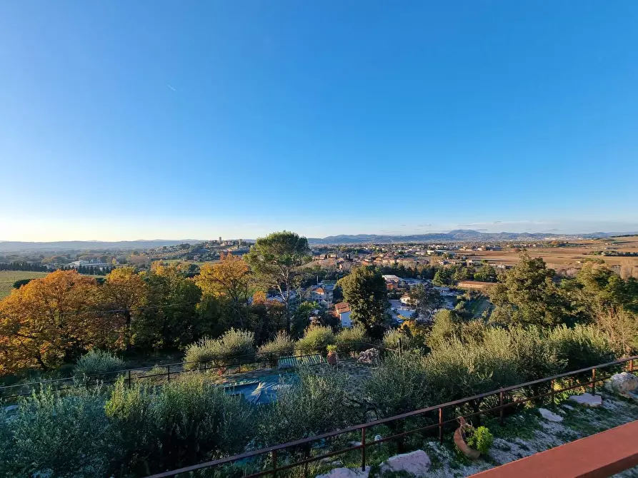 Immagine 34 di Villa in vendita  a Torgiano