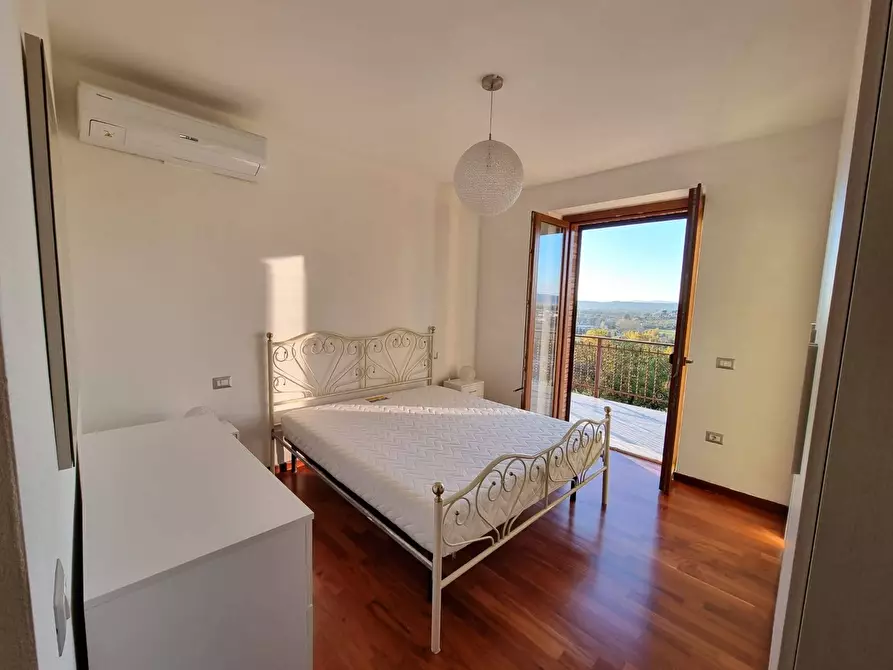 Immagine 25 di Villa in vendita  a Torgiano