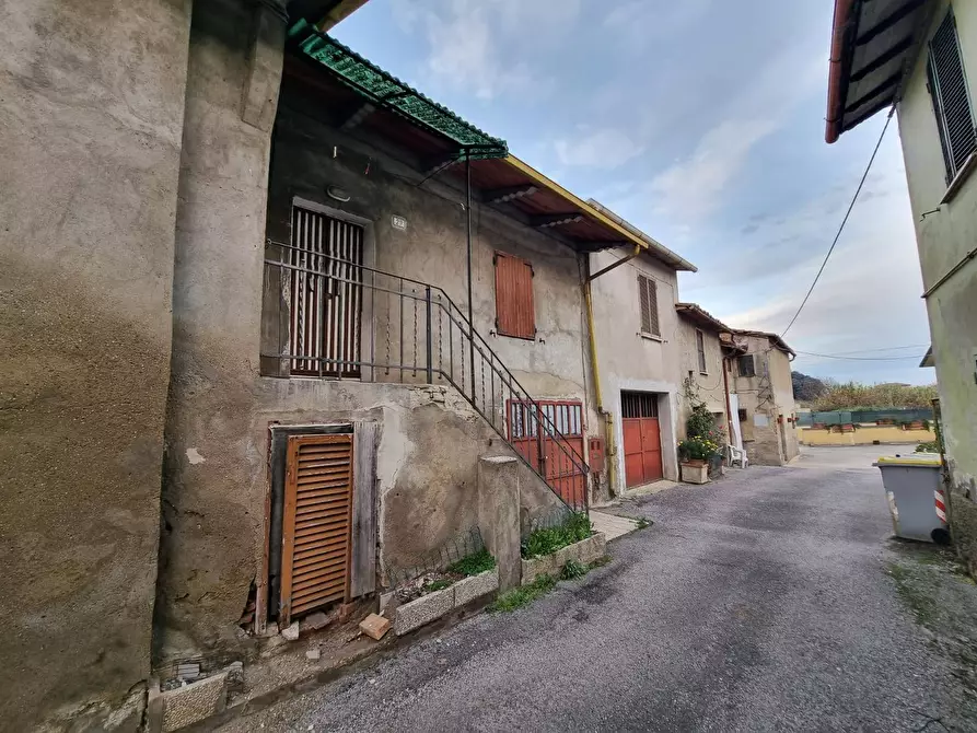 Immagine 2 di Casa semindipendente in vendita  a Torgiano