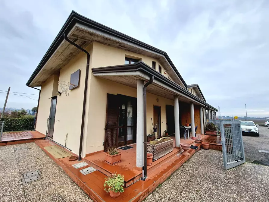 Immagine 2 di Casa semindipendente in vendita  in Strada Santa Maria Rossa 106 a Perugia