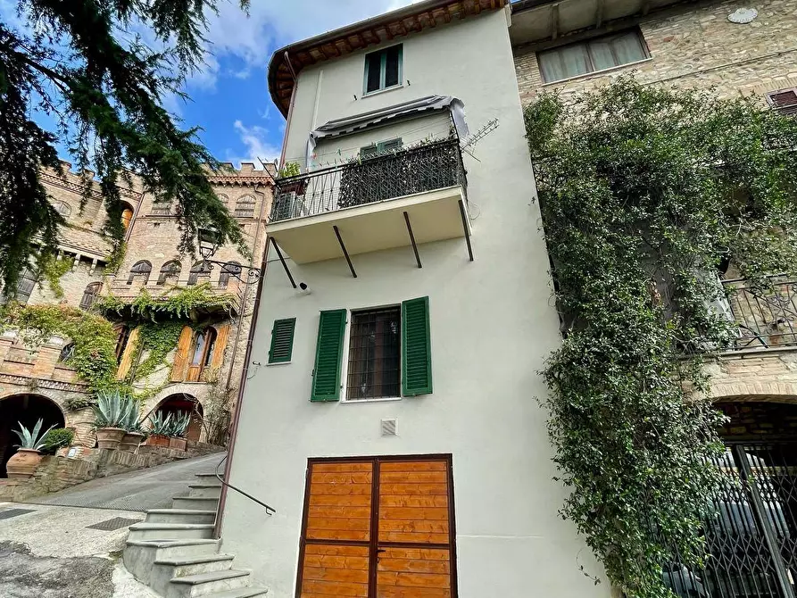 Immagine 3 di Casa semindipendente in vendita  a Deruta
