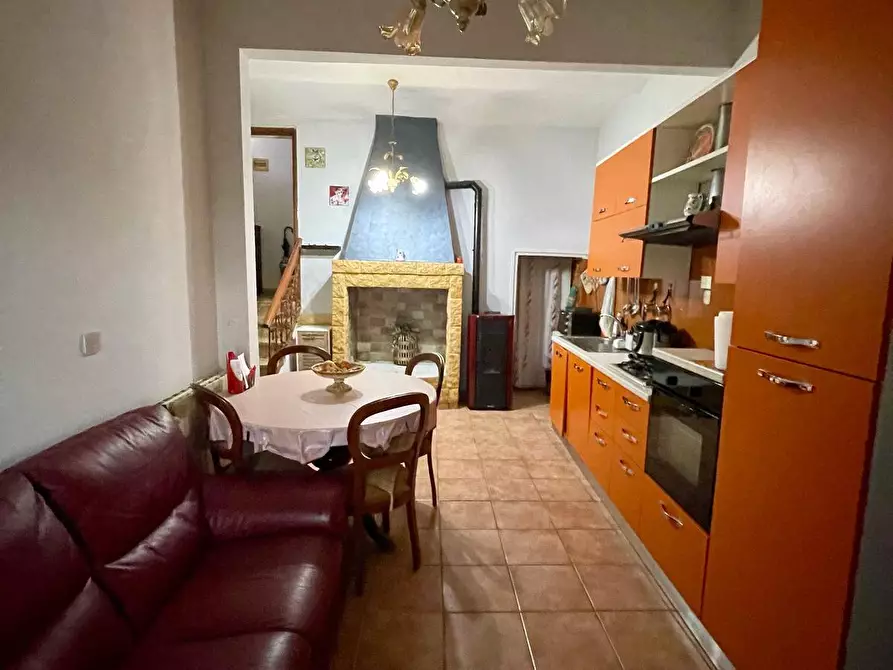 Immagine 4 di Casa semindipendente in vendita  a Deruta
