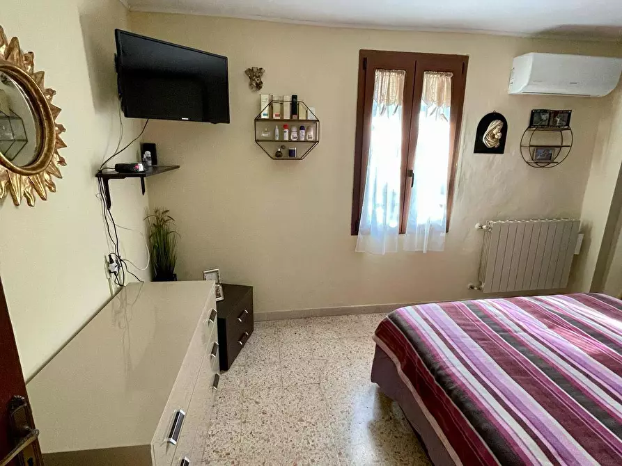 Immagine 25 di Casa semindipendente in vendita  a Deruta