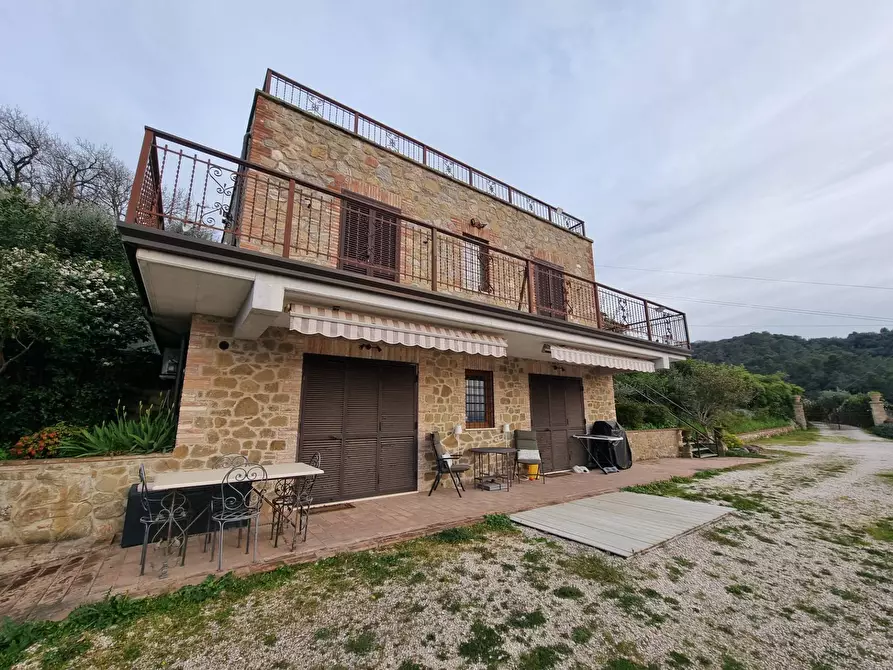 Immagine 6 di Villa in vendita  a Torgiano