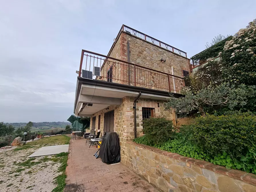 Immagine 7 di Villa in vendita  a Torgiano