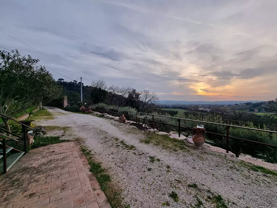 Immagine 16 di Villa in vendita  a Torgiano