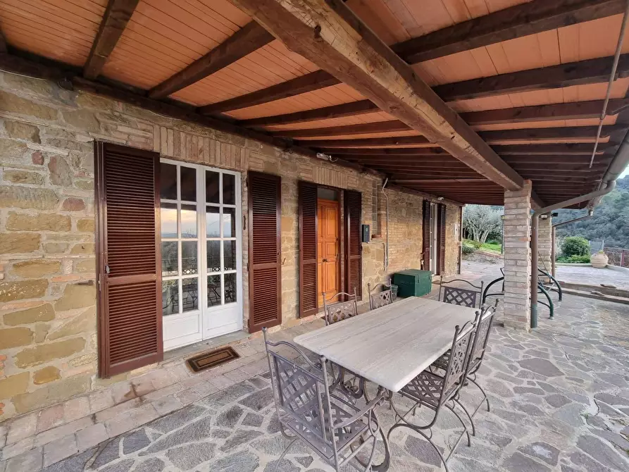 Immagine 6 di Villa in vendita  a Torgiano