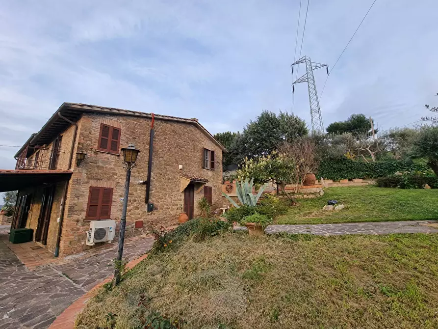 Immagine 7 di Villa in vendita  a Torgiano