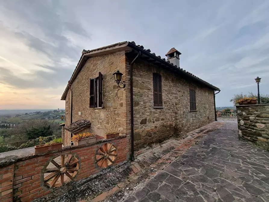 Immagine 9 di Villa in vendita  a Torgiano