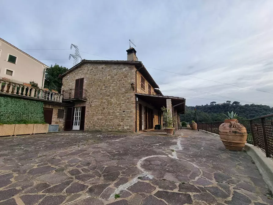 Immagine 10 di Villa in vendita  a Torgiano