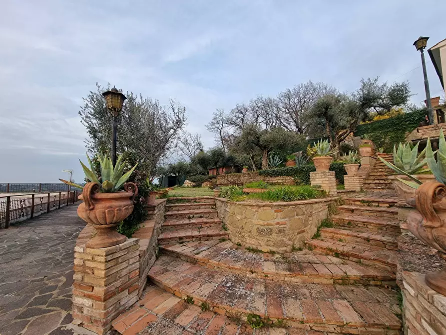 Immagine 17 di Villa in vendita  a Torgiano
