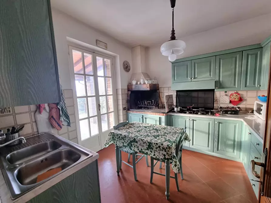 Immagine 20 di Villa in vendita  a Torgiano