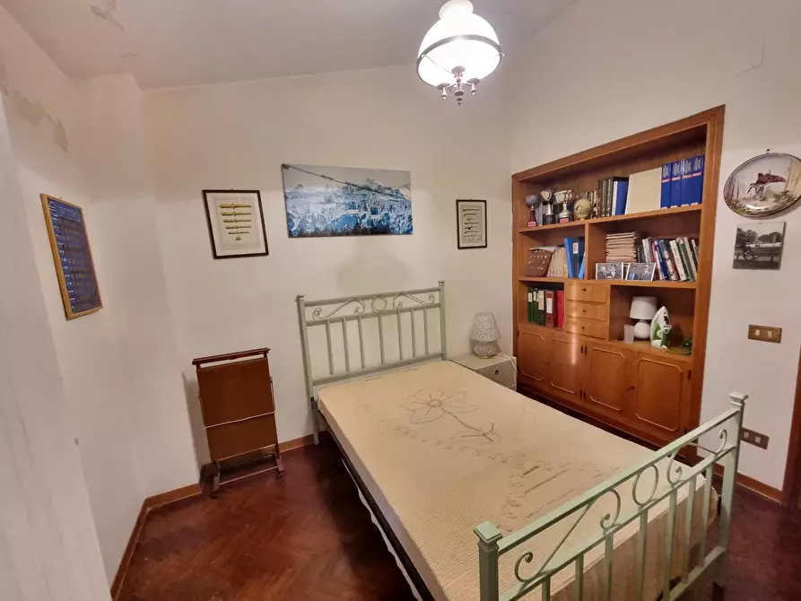 Immagine 27 di Villa in vendita  a Torgiano