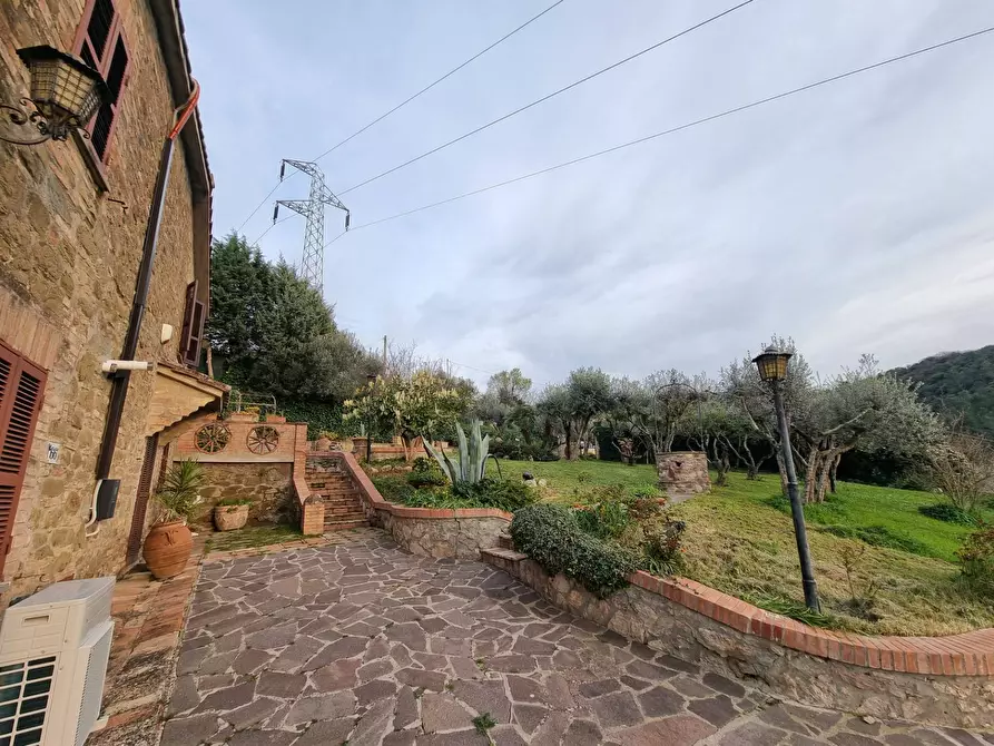 Immagine 37 di Villa in vendita  a Torgiano