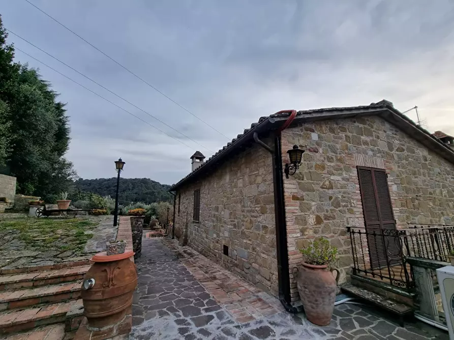 Immagine 38 di Villa in vendita  a Torgiano