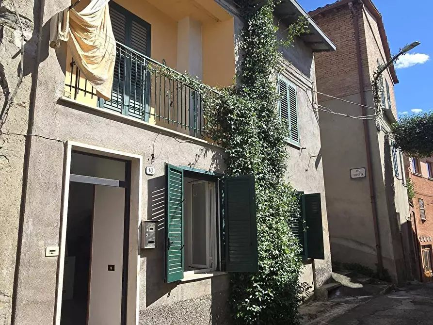 Immagine 3 di Casa semindipendente in vendita  in Via Gregorio Caselli 12 a Deruta