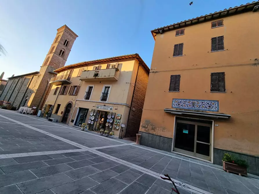 Immagine 2 di Casa semindipendente in vendita  a Deruta