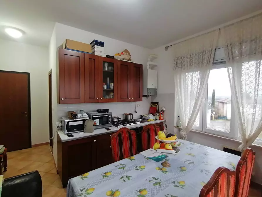 Immagine 2 di Appartamento in vendita  a Deruta