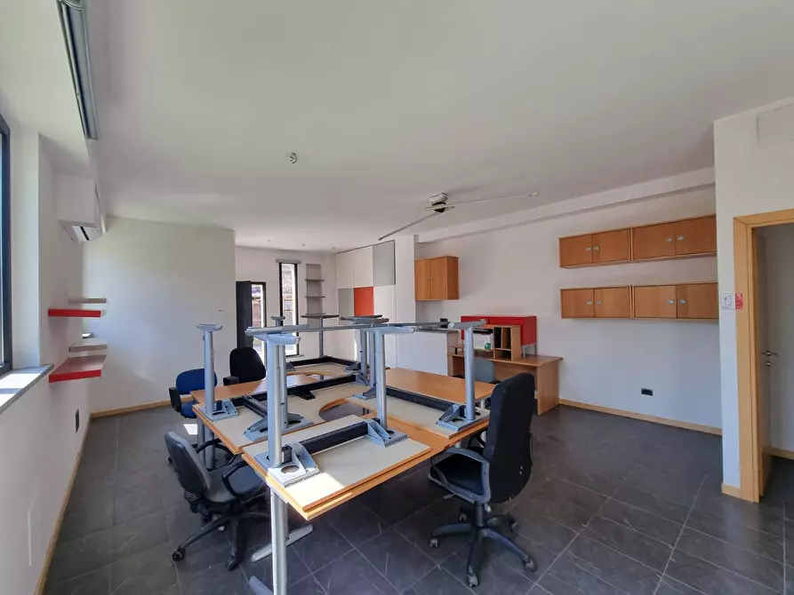 Immagine 4 di Appartamento in vendita  a Deruta