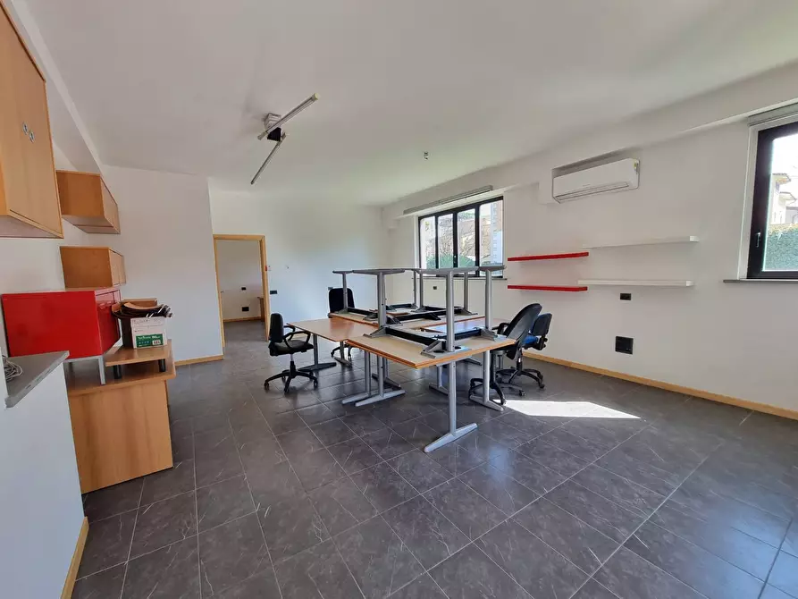 Immagine 5 di Appartamento in vendita  a Deruta