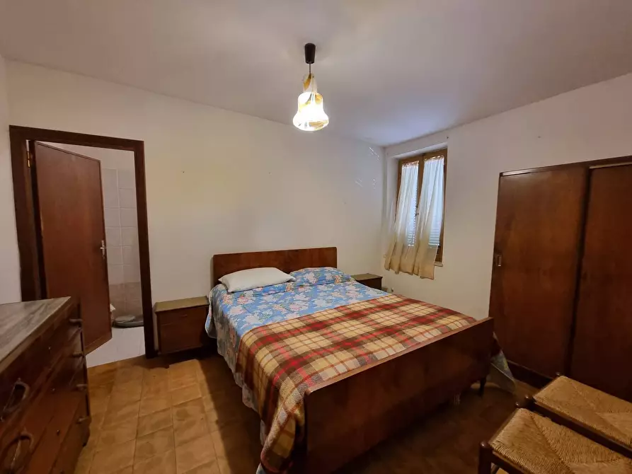 Immagine 10 di Casa semindipendente in vendita  a Deruta