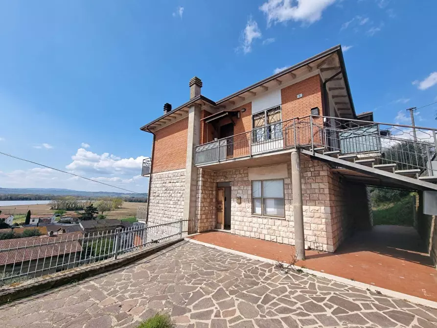 Immagine 3 di Appartamento in vendita  a Deruta