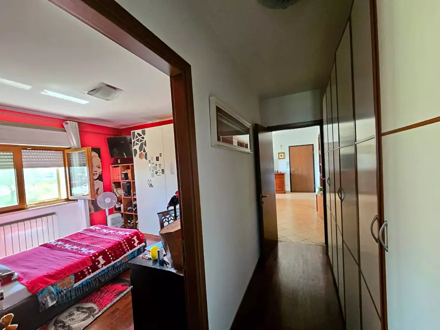 Immagine 11 di Appartamento in vendita  a Torgiano