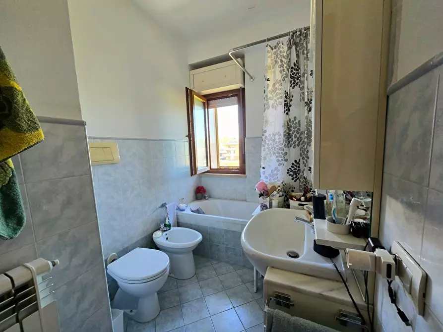 Immagine 16 di Appartamento in vendita  a Torgiano