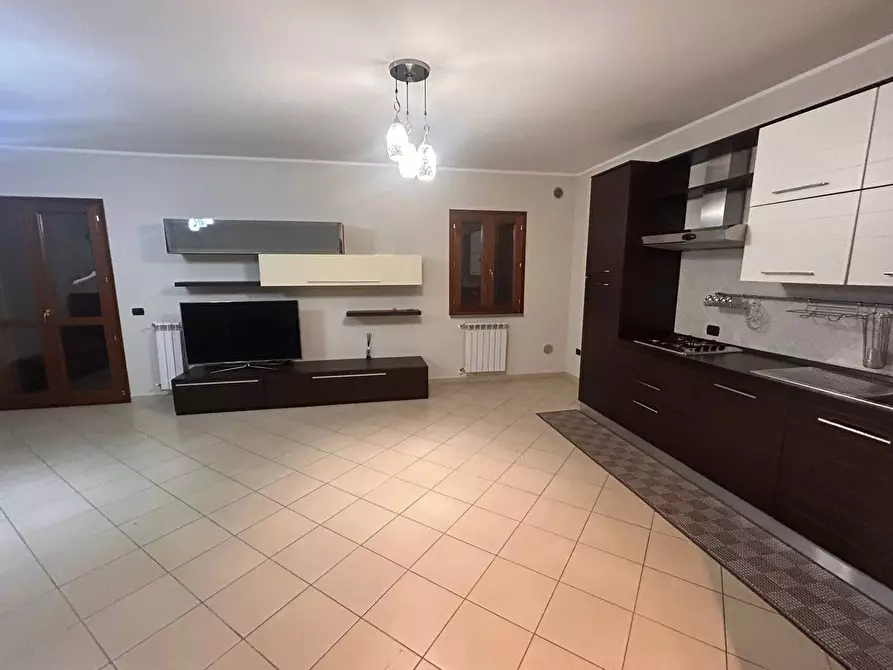 Immagine 3 di Appartamento in vendita  in Via Dei Mille 16 BIS a Deruta