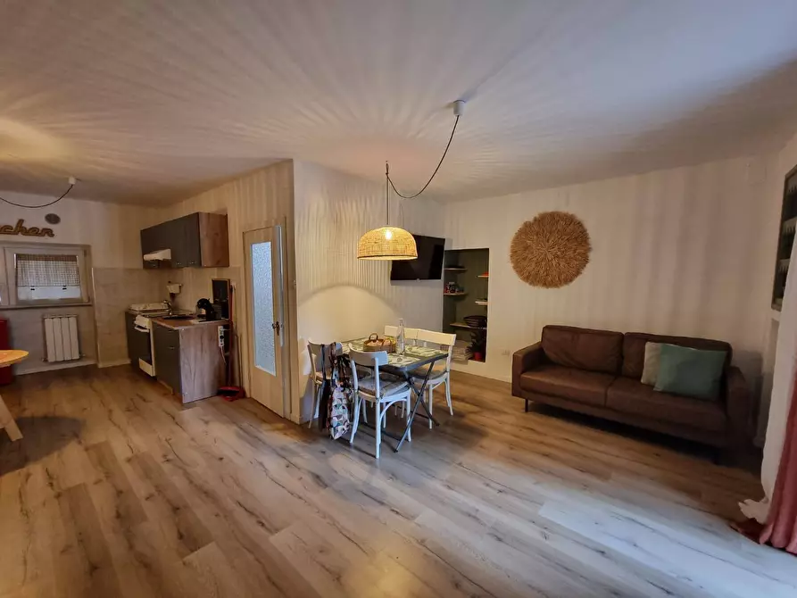 Immagine 2 di Casa semindipendente in vendita  a Deruta