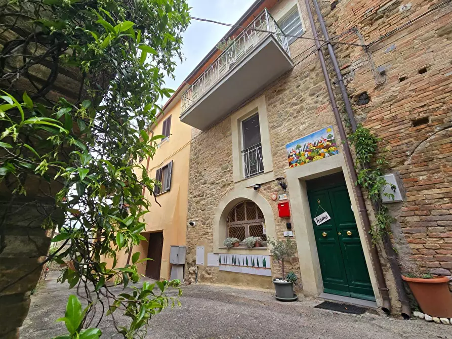Immagine 1 di Casa semindipendente in vendita  a Deruta