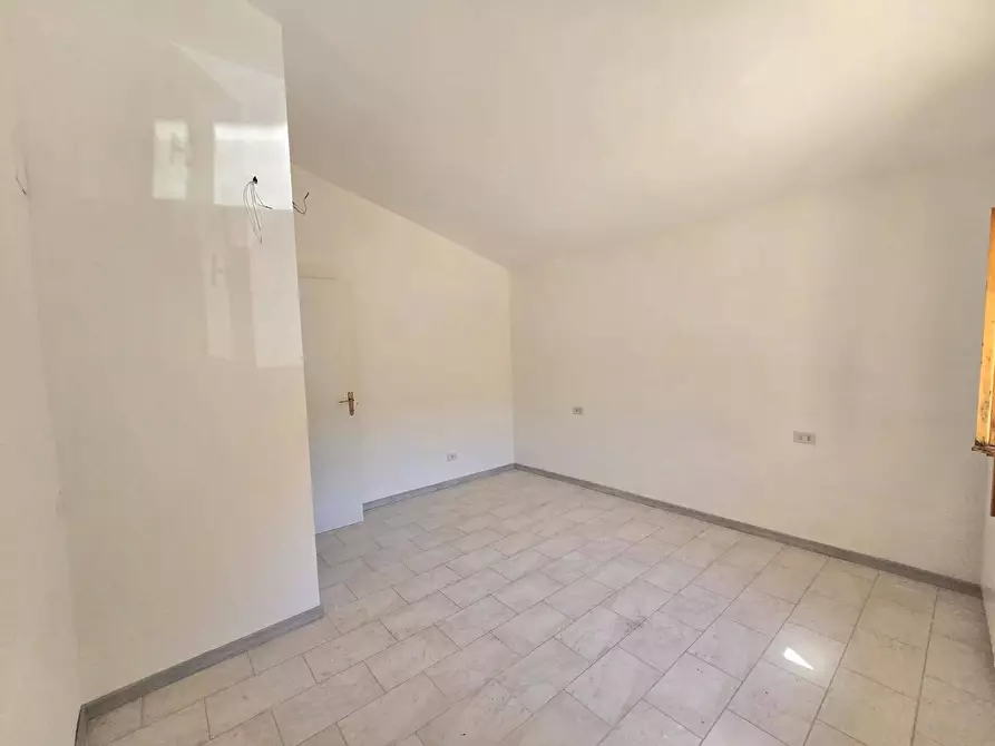 Immagine 16 di Casa indipendente in vendita  a Torgiano